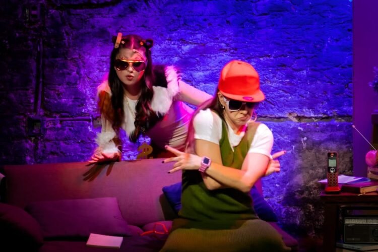 oh-karen-contenido2-ts OH KAREN! "LA HISTORIA DE UNA GATA"